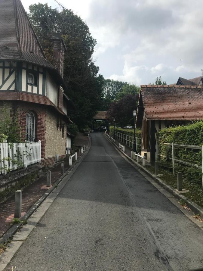 Le Pullman Lejlighed Deauville Eksteriør billede